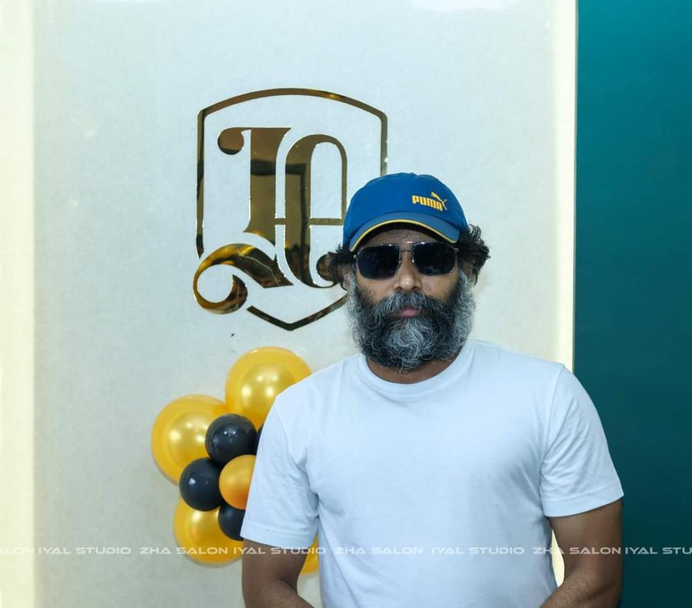 family-saloon-open-celebration-atta-kathi-dinesh